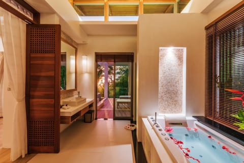 Villa, Private Pool | Private spa tub