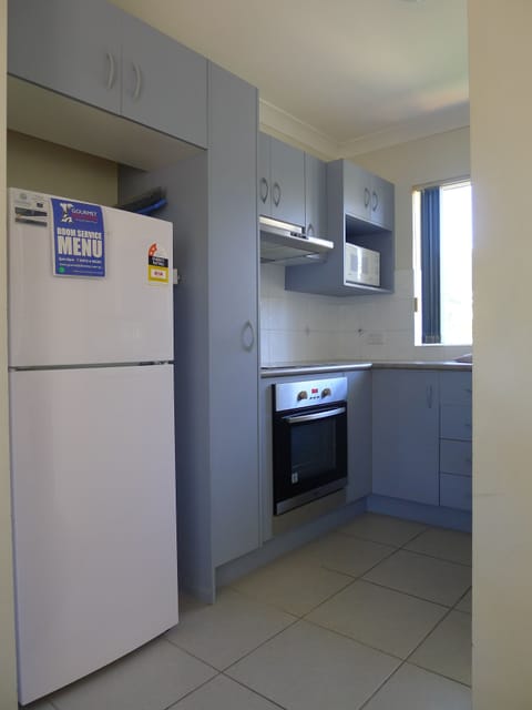 Standard Apartment, 1 Bedroom | Private kitchen | Full-size fridge, microwave, stovetop, dishwasher