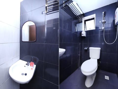 Superior Suite | Bathroom | Shower, free toiletries, bidet, towels