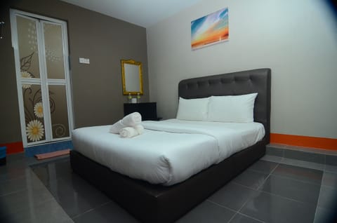 Deluxe Double Room | Individually decorated, individually furnished, free WiFi, bed sheets