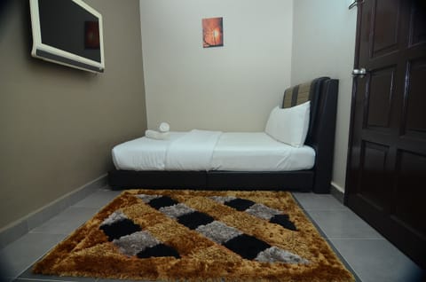 Standard Double Room, Shared Bathroom | Individually decorated, individually furnished, free WiFi, bed sheets