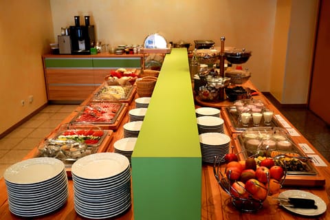 Daily buffet breakfast (EUR 9 per person)