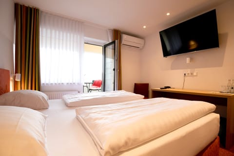 Comfort Room | 1 bedroom, premium bedding, pillowtop beds, minibar