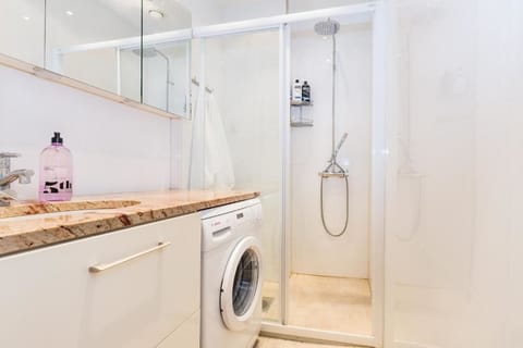 Apartment, 1 Bedroom | Bathroom | Shower, free toiletries, hair dryer, towels