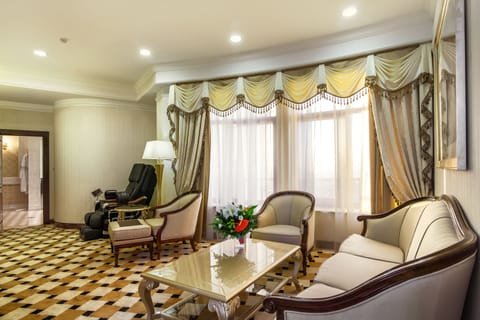 Executive Suite, Multiple Beds | Living area | Plasma TV, pay movies