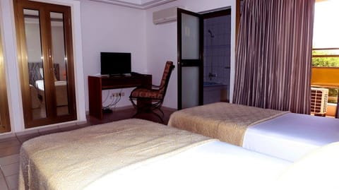 Standard Double Room | Desk, soundproofing, free WiFi, bed sheets