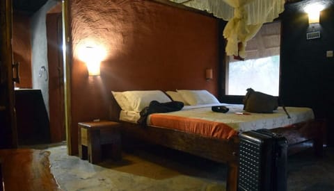 Deluxe Cabin, Park View | Egyptian cotton sheets, premium bedding, individually decorated