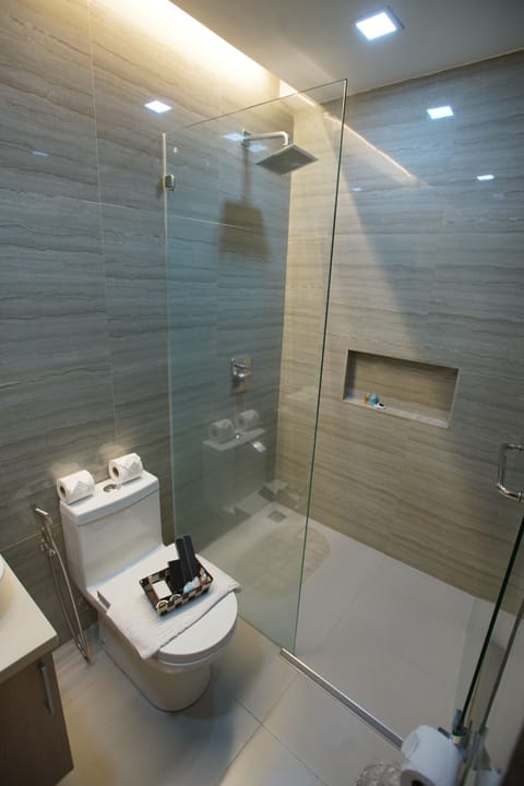 Superior Twin Room, Pool View | Bathroom shower