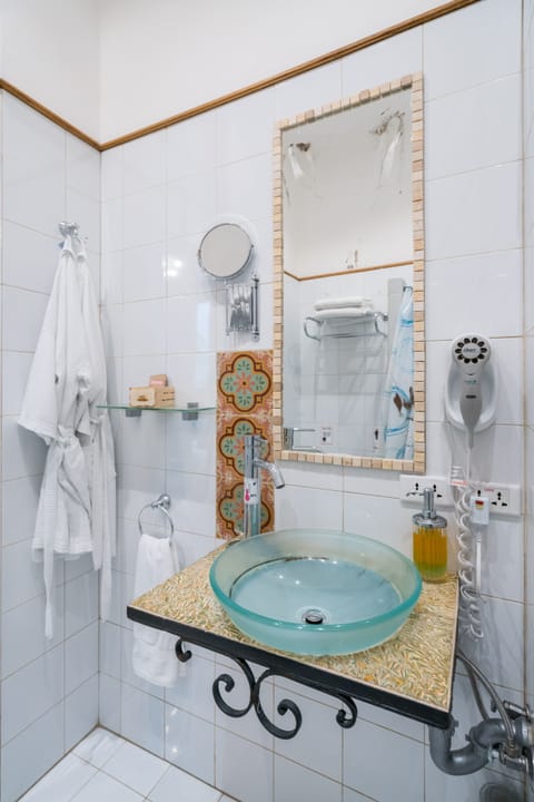 Superior Room | Bathroom sink