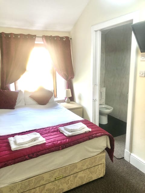 Double Room, Ensuite | Individually decorated, individually furnished