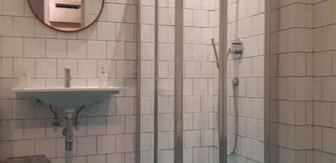 Double or Twin Room | Bathroom sink