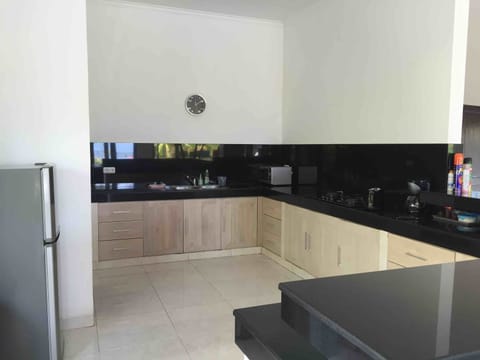 4BR Beachfront Tropical Villa