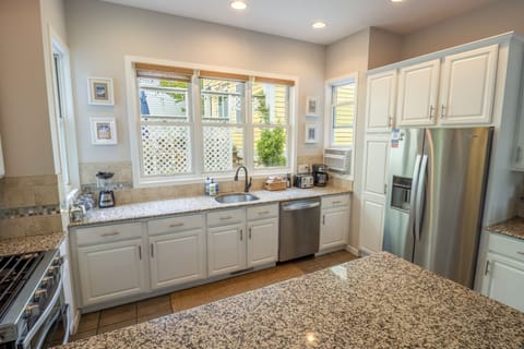 Main Level | Kitchen