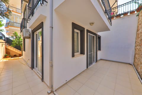 Apartment, 2 Bedrooms, Ground Floor | Terrace/patio