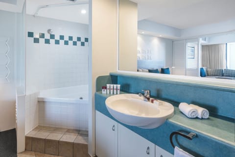 Separate tub and shower, free toiletries, hair dryer, towels