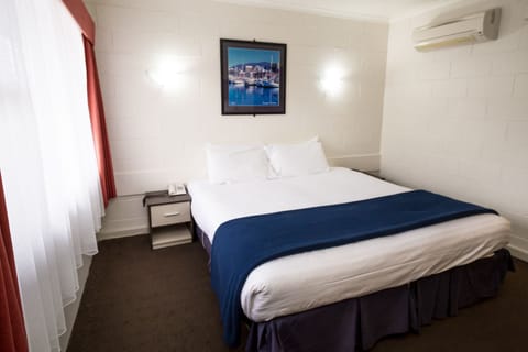 Courtyard King Room | Premium bedding, free WiFi, bed sheets