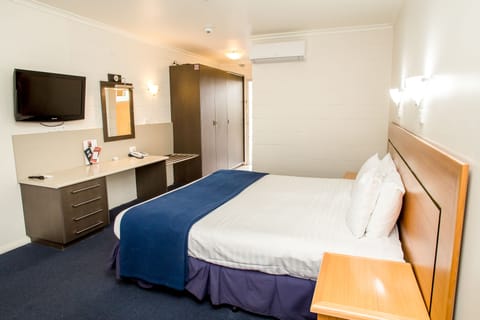 Waterfront King Room | Premium bedding, free WiFi, bed sheets