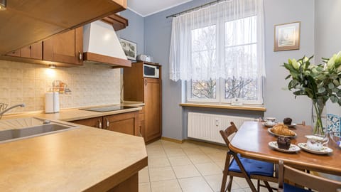 Apartment (Maisonette) | Private kitchen | Fridge, microwave, stovetop, coffee/tea maker