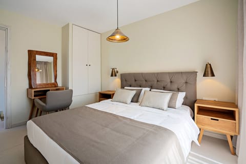 Double bedroom with en-suite bathroom.