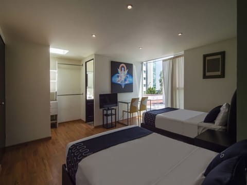 Templanza | Desk, iron/ironing board, free WiFi, bed sheets