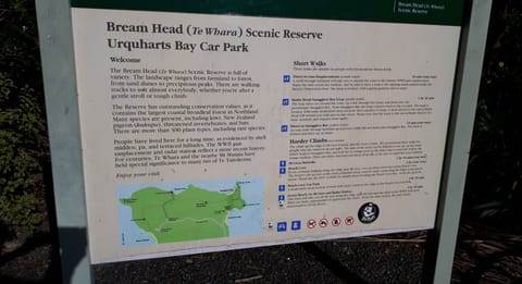 Easy walks over to Busby Point and Smugglers Cove