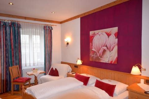 Classic Double Room | Hypo-allergenic bedding, minibar, in-room safe, individually decorated