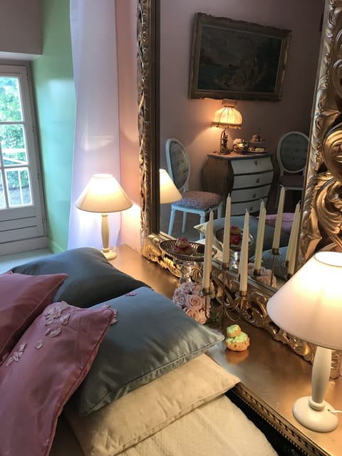 Double Room (Gourmandises de Taty) | Individually decorated, individually furnished, free WiFi, bed sheets