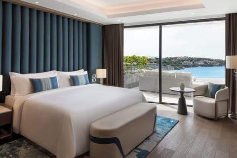 Suite, 1 Bedroom, Sea View, Corner | Premium bedding, Select Comfort beds, minibar, in-room safe