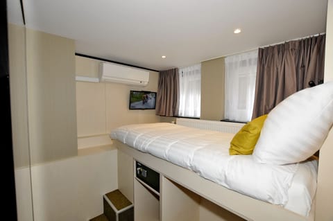 Economy Single Room | In-room safe, blackout drapes, free WiFi, bed sheets