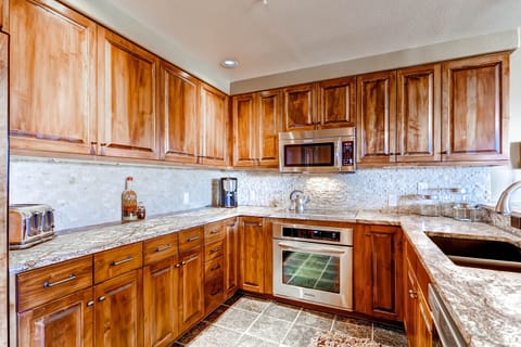 Condo, 3 Bedrooms (Family) | Private kitchen