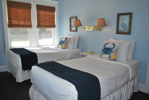 Ocean Front 2 Bedroom, 1 Double 2 Twin | Blackout drapes, bed sheets