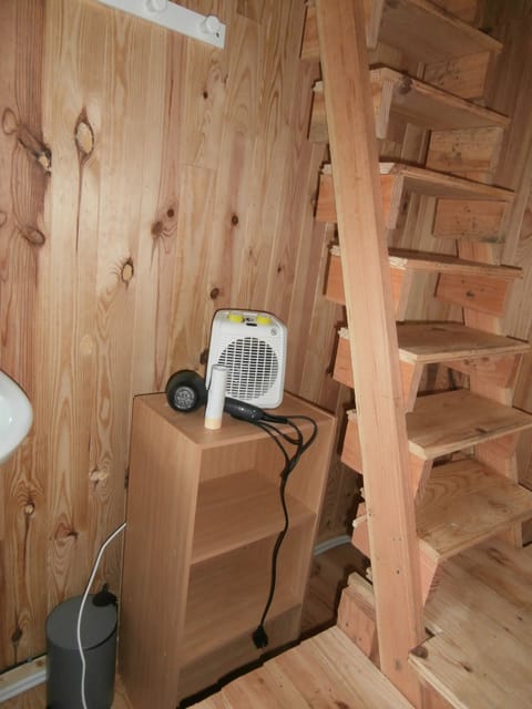 Cabin | Bathroom | Shower, towels