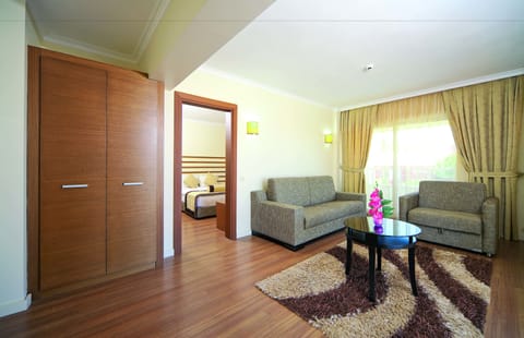 Family Room | Living room | LCD TV