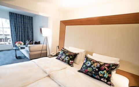 Junior Studio Suite | In-room safe, soundproofing, free WiFi, bed sheets