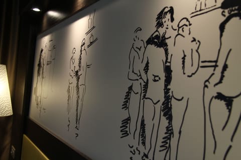 Desk, soundproofing, free WiFi, bed sheets