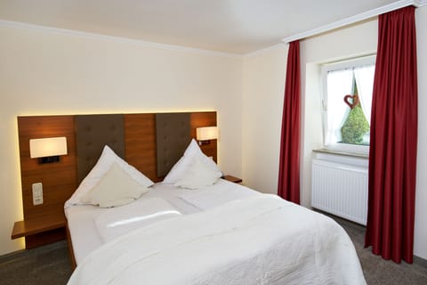 In-room safe, desk, soundproofing, iron/ironing board