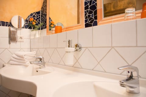 Standard Apartment | Bathroom sink