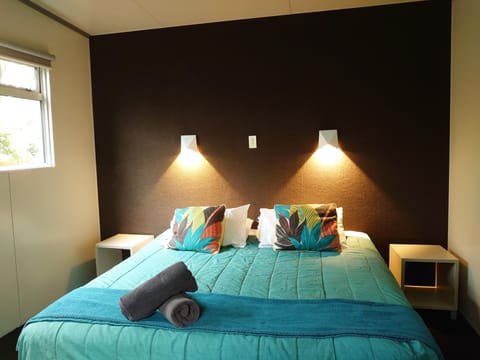 Deluxe Lodge | Individually decorated, individually furnished, free WiFi, bed sheets