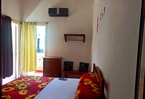 Basic Double Room, 1 Queen Bed, City View | Bed sheets