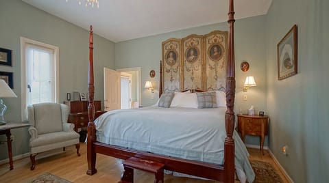 The French Room | Iron/ironing board, free WiFi, bed sheets