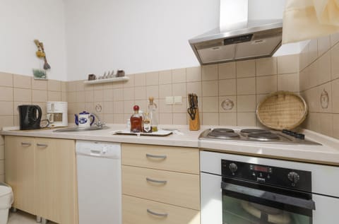 Apartment (A2) | Private kitchen