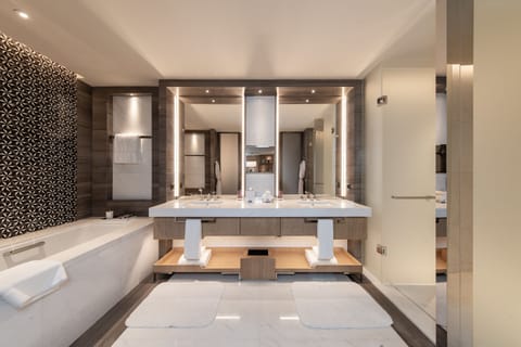 Club Suite, 1 Bedroom, City View (Club Lounge) | Bathroom | Combined shower/tub, rainfall showerhead, designer toiletries