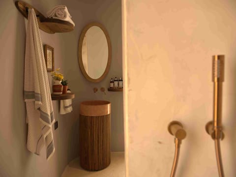 Superior Room | Bathroom | Shower, rainfall showerhead, designer toiletries, hair dryer