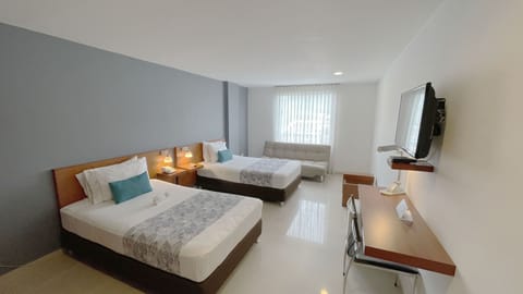 Superior Twin Room, 2 Twin Beds | Minibar, in-room safe, desk, free WiFi