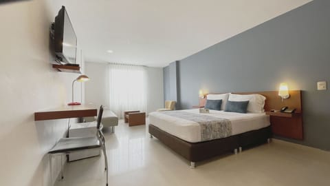 Superior Room, 1 Double Bed | Minibar, in-room safe, desk, free WiFi