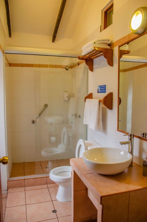 Superior Twin Room, 2 Twin Beds, Garden View | Bathroom | Shower, free toiletries, hair dryer, towels