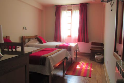 Standard Twin Room, 1 Bedroom | Down comforters, Select Comfort beds, in-room safe, desk