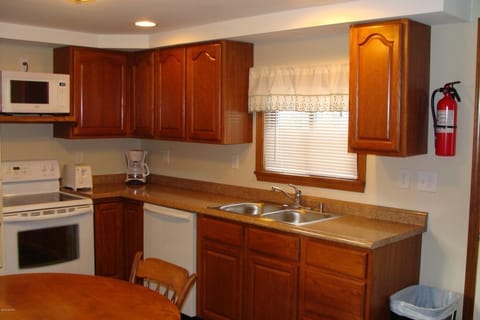 Long House | Private kitchen | Fridge, microwave, oven, stovetop