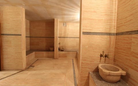 Sauna, Turkish bath