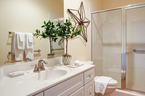 Barn Cottage | Bathroom | Free toiletries, hair dryer, bathrobes, towels